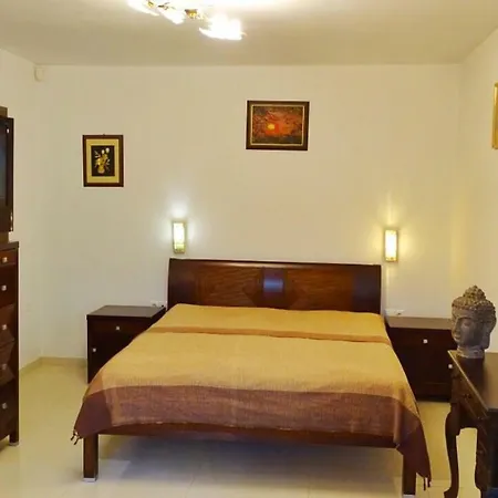 Kafedral 아파트 *